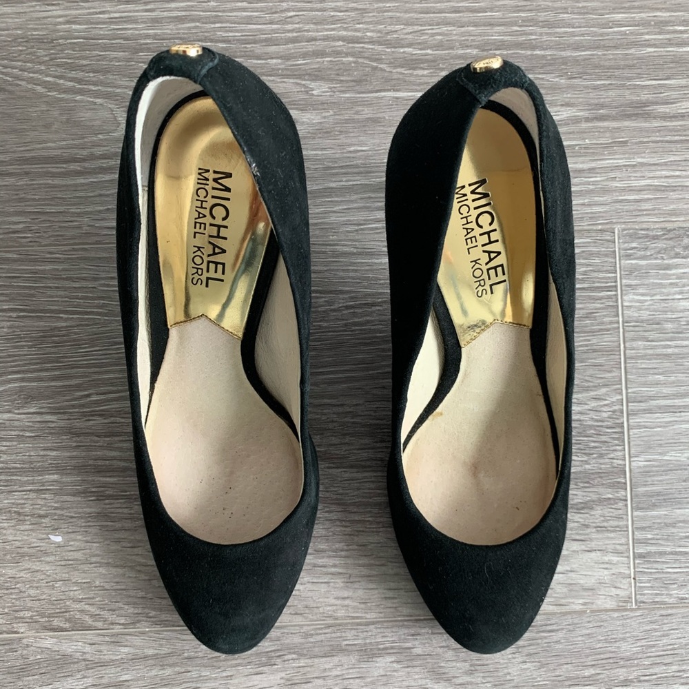 Michael kors closed toe heels